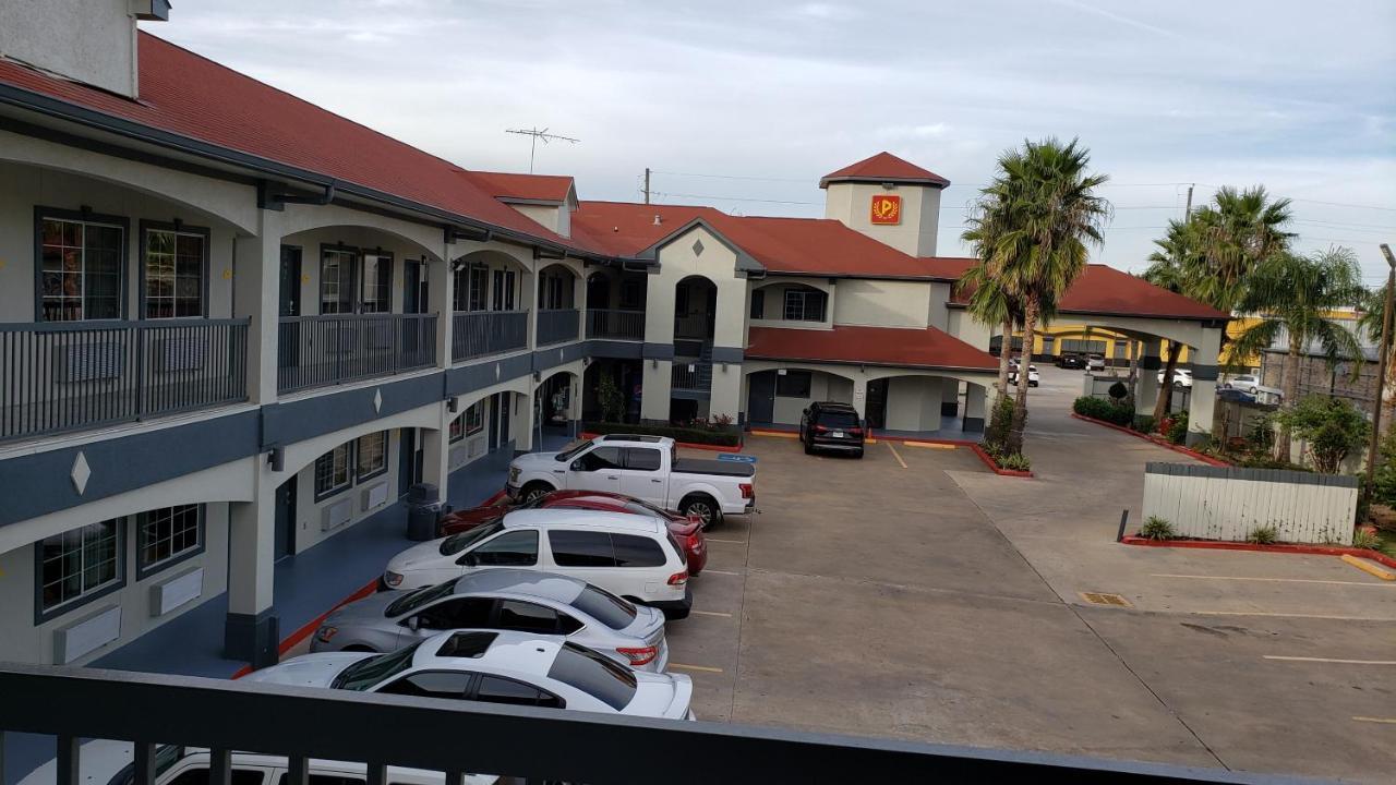 Palace Inn Addicks Экстерьер фото